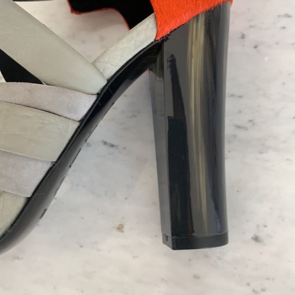 L.A.M.B. Korry sandals 7.5 in light grey - Picture 5 of 9